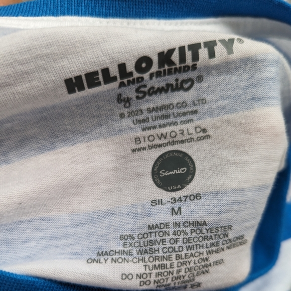BNWT Sanrio Bioworld Hello Kitty Pocket Tee in Size Medium Mens - Picture 6 of 6
